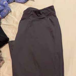 Danskin Capri leggings